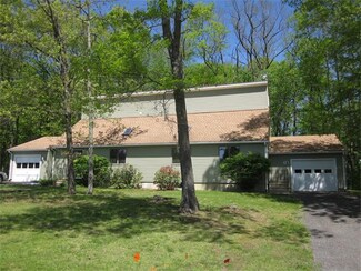 1 Meadow Oak Ln Unit B, South Deerfield, MA 01373