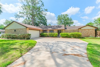 12415 Pantano Dr, Houston, TX 77065