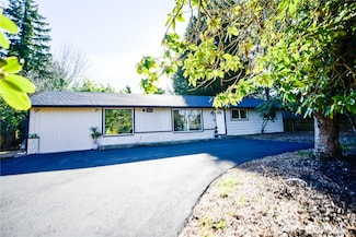 8437 NE 10th St, Medina, WA 98039