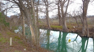 327 Idlewilde Blvd, Comfort, TX 78013