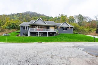 169 Cobblestone Ln, Winona, MN 55987