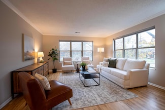 39 Buttles Ave, Columbus, OH 43215