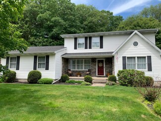 5 Evergreen Dr, Jermyn, PA 18433
