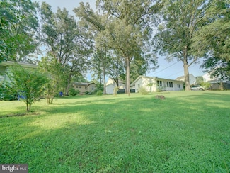 9404 6th St N, Laurel, MD 20723