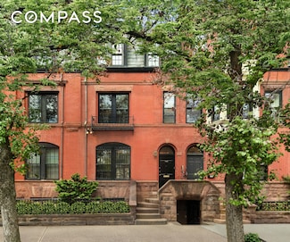 152 E End Ave Unit TH, New York, NY 10028