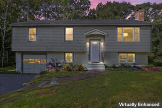 404 Woodside Rd, Brunswick, ME 04011
