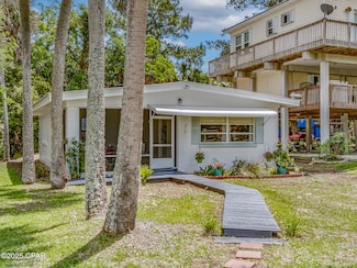 21 W West Point Dr, Crawfordville, FL 32327