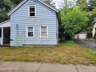 14 Montcalm St, Glens Falls, NY 12801