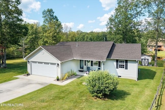 711 Chacoto Dr, Crossville, TN 38572