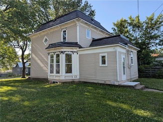 1521 1st Ave E, Horton, KS 66439