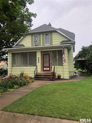 234 E Durant St, Walcott, IA 52773