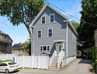 11 Rose St, Haverhill, MA 01830
