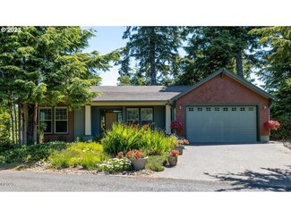 528 Eagles Nest Ln, Glenedenbeach, OR 97388