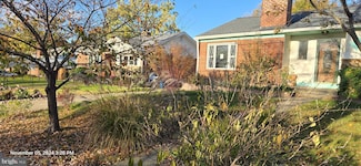 7901 Wildwood Dr, Takoma Park, MD 20912