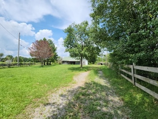 1601 Maple Valley Rd, Charlotte, TN 37036