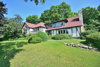 3076 Red Fox Cir, Colgate, WI 53017
