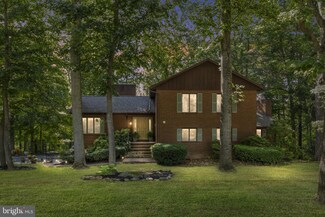 16 Harlequin Ln, Falling Waters, WV 25419