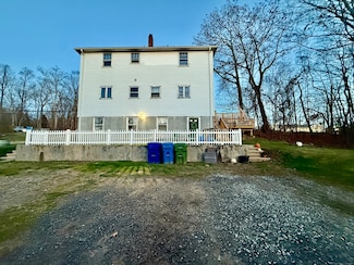 141 E High St, East Hampton, CT 06424