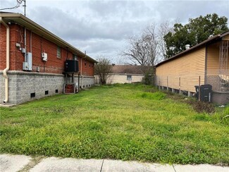 5708 Lafaye St, New Orleans, LA 70122