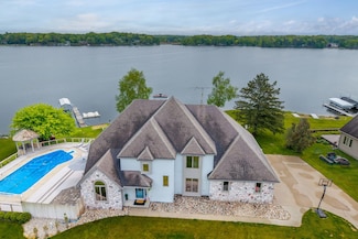 10860 Apple Ct, Stanwood, MI 49346