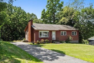 201 Rolling Acres Rd, Lunenburg, MA 01462