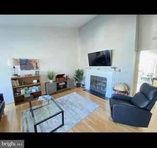 7600 Lakeside Village Dr Unit K, Falls Church, VA 22042