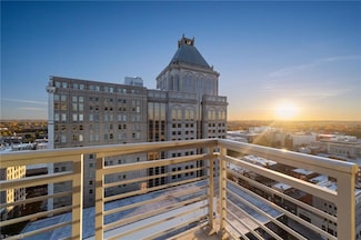 201 N Elm St Unit 1404, Greensboro, NC 27401