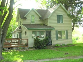 402 3rd St, Mc Intire, IA 50455