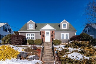 9 Preston Dr, North Kingstown, RI 02852