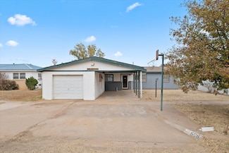 608 17th St, Seagraves, TX 79359