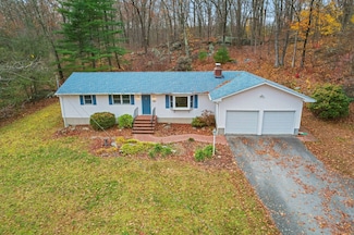 102 Lantern Dr, Monroe, CT 06468