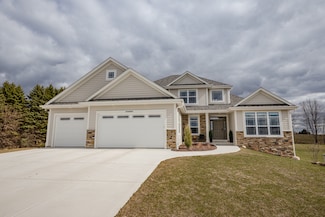 W272N4844 Golden Pheasant Way, Pewaukee, WI 53072