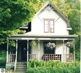 7041 Crystal Ave, Beulah, MI 49617