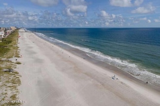 413 1st St S Unit 203, Jacksonville Beach, FL 32250