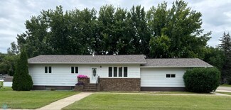 915 Railway St, Enderlin, ND 58027