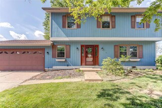 1204 Enos Ln, Godfrey, IL 62035