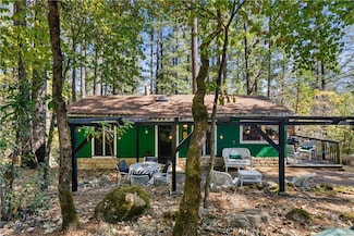 17040 Edgewood Way, Cobb, CA 95426