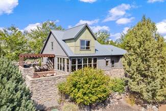 202 Presidio Park Ln, Redmond, OR 97756