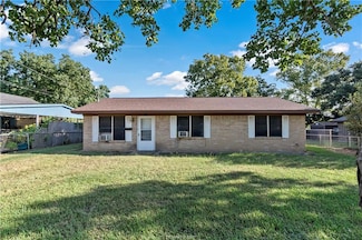 904 N Temple St, Caldwell, TX 77836