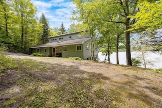 388 Dolphin Point Ln, Moravia, NY 13118