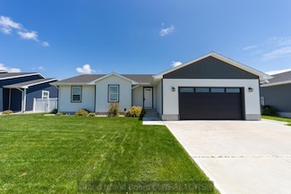 529 Little Bluestem Dr S, Grand Island, NE 68803