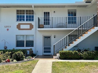 1203 S Lakes End Dr Unit E1, Fort Pierce, FL 34982