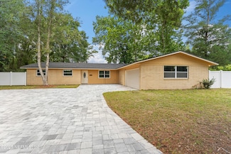 688 Claire Ln, Orange Park, FL 32073