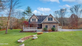 101 Sloat Ct, Milford, PA 18337