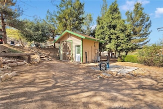 13635 Duxbury Rd, Hesperia, CA 92345