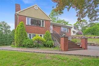 73 Plum Rd, Mahopac, NY 10541