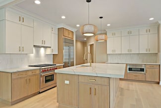 571 Mill St Unit 1, Fontana-On-geneva Lake, WI 53125