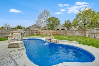 529 Oyster Creek, Buda, TX 78610