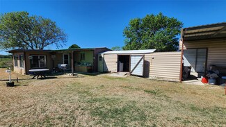 201 Lakeview Dr Unit 1, Bay City, TX 77414