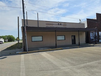 103 E Broad St, Raymond, IL 62560